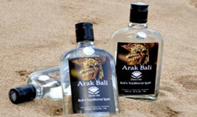 Wow! Gubernur Koster Klaim Arak Bali Ampuh Sembuhkan Pasien Corona