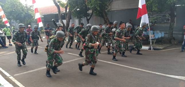 Latihan Cross Country Tingkatkan Ketrampilan Prajurit Yonbekpal 1 Marinir