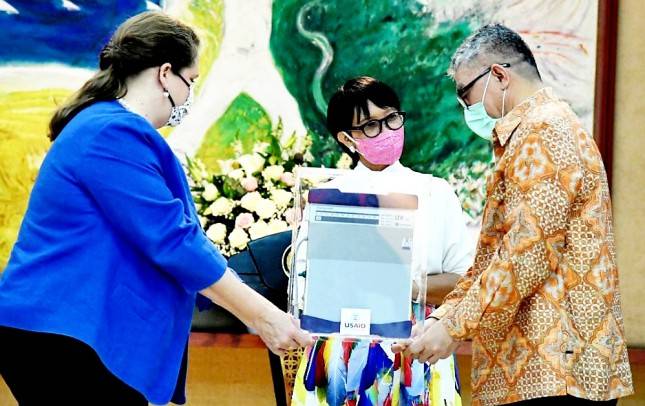 Pemerintahan Donald Trump Berikan Bantuan Ventilator Senilai 1.5 Juta Dolar AS Untuk Indonesia 