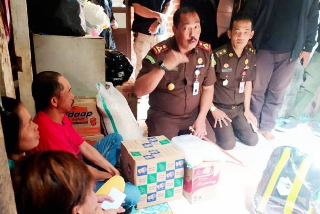 Tindakan Kejari Garut Kepada Bapak yang Nekat Curi HP Buat Anaknya Belajar Daring Bikin Terenyuh!