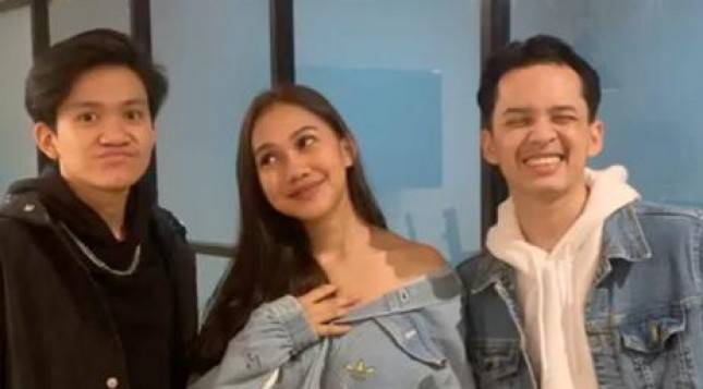 Grup FCKO Berhasil Buktikan Karyanya Lewat Single  'Never Let You Go'  