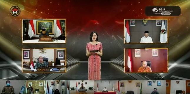 Wujudkan Perlindungan Bagi Seluruh Pekerja, Wapres Serahkan Paritrana Award 2019