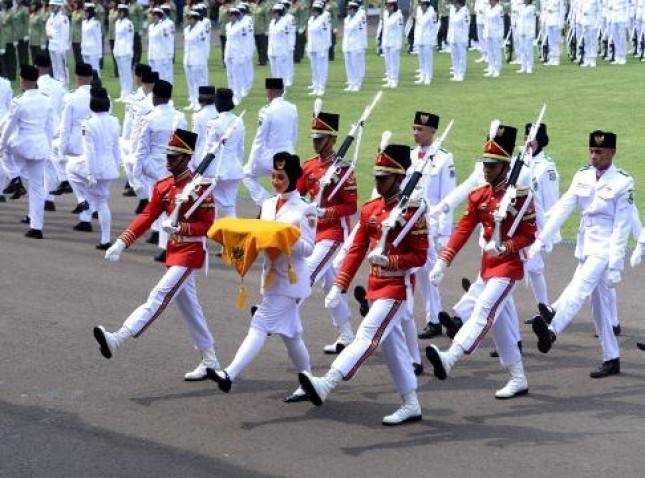 Puisi Kemerdekaan Erros Djarot: Hempaskan Koruptor