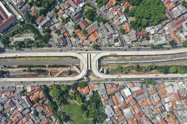 Pak Anies! Pikirkan Bagaimana Atasi Masalah Kemacetan Bukan Cat Atap di Flyover Tapal Kuda