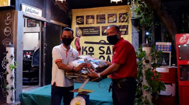 Ajak Masyarakat Gresik Cintai Lingkungan, Pertamina Lubricants Luncurkan Program Tukar Oli dengan Sampah