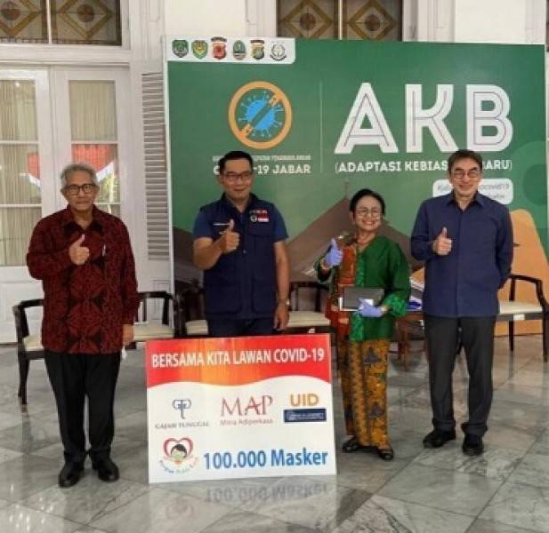 Pemprov Jawa Barat Terima 100 ribu  Masker dari Gajah Tunggal Group