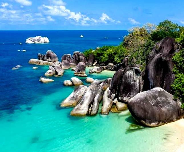 Melihat Eksotisme Gugusan Bebatuan Tanjung Kelayang, Menteri PPN Suharso Jatuh Hati
