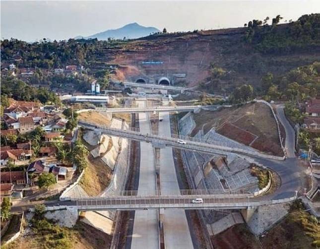 Tol Cisumdawu Dukung Sektor Logistik Ditargetkan Selesai Akhir 2021