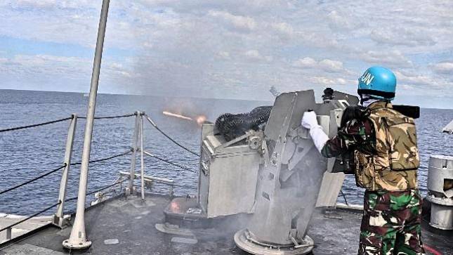 Tingkatkan Naluri Tempur,  KRI Sultan Hasanuddin Latihan Penembakan Meriam Exercise Meriam 76