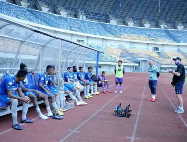Robert Alberts Persiapkan Latihan Anaerobik untuk Tim PERSIB