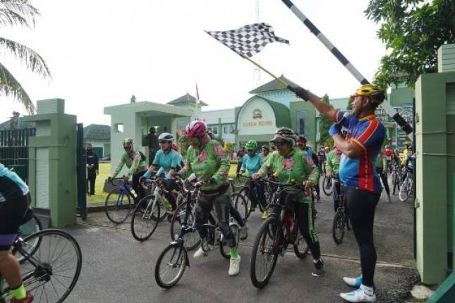 Gowes Sepda Bersama Korem 164/ WB Tetap Ikuti Protokol Kesehatan