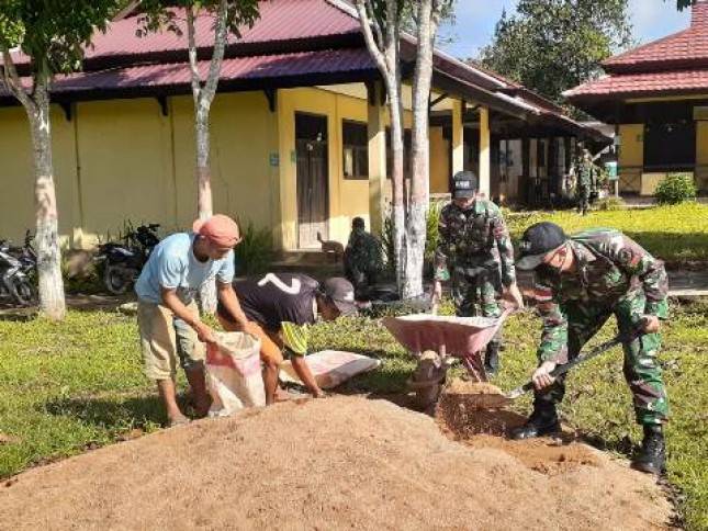Prajurit Satgas Pamtas Yonif 642/Kapuas Peduli Sektor Pendidikan