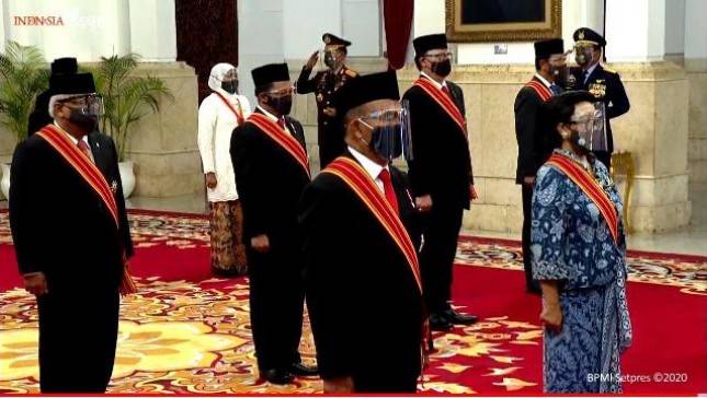 Panglima TNI Hadiri Penganugerahan Tanda Kehormatan Kepada 71 Orang Tokoh