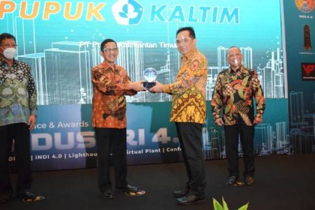 Pupuk Kaltim Raih Penghargaan Lighthouse Industry 4.0 dari Kemenperin