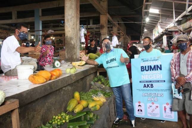Program Bersama BUMN Lindungi Negeri, PTPN V Bagikan Ribuan Masker