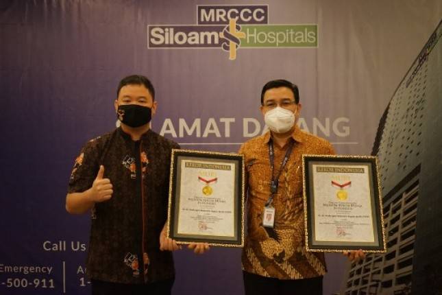 Operasi Deep Brain Stimulation di MRCC Siloam Hospitals Semanggi  Berhasil Dilakukan