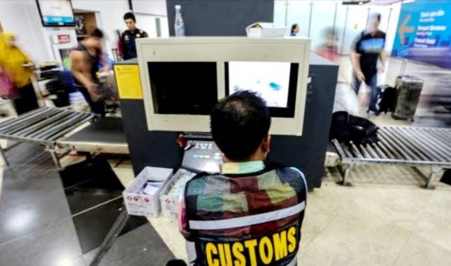 Bawa HP iPhone 12 dari Luar Negeri di Pungut Pajak&nbsp;Berlebih di Soetta, Komisi XI 'Geleng-geleng' Desak Sri Mulyani Tanggung Jawab! 