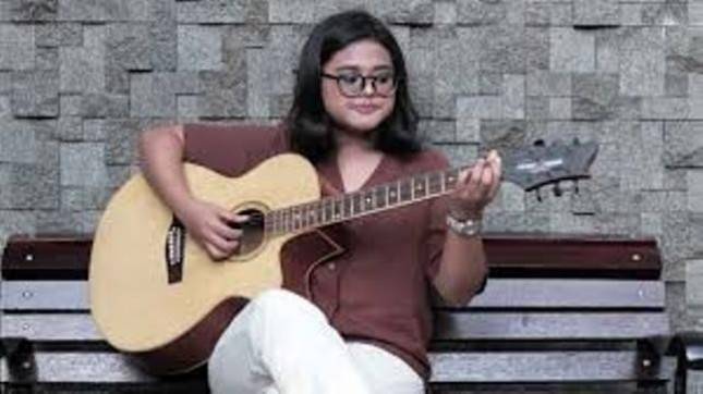 Pendatang Baru Adinda Vidya Produktif Buat Lagu  di Kamar Kos