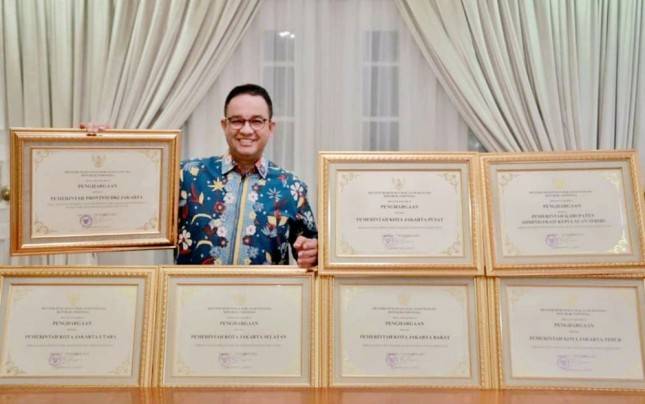 Anies 'Pamerkan' Penghargaan HAM, Warganet: Mantul, Jakarta Banjir Prestasi...