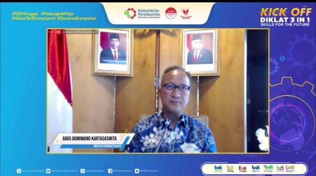 Telurkan Ribuan SDM Industri Kompeten, Menperin Buka Kick Off Diklat 3 in 1 