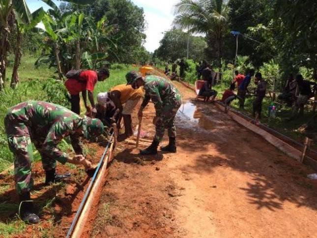 Satgas Yonif 125 Simbisa Bangun Jalan di Perbatasan RI-PNG