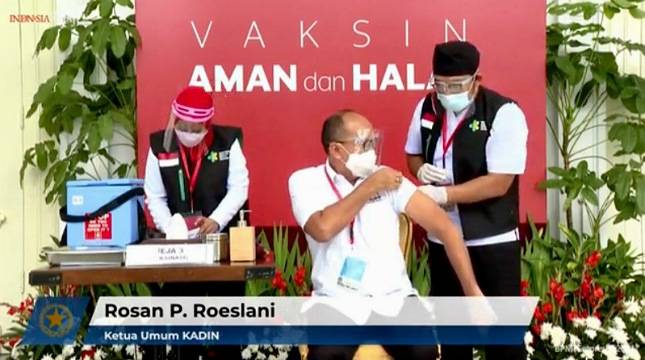 Blak-blakan Usai Disuntik Vaksin Covid-19, Ketum Kadin Rosan: Enak, Nyaman, dan Tetap Semangat