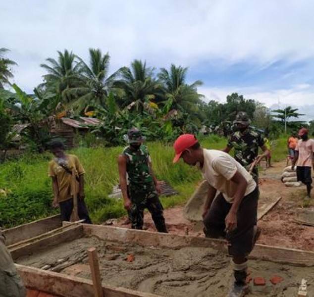 Satgas Pamtas Yonif 125 SMB Kerja Bakti Pembuatan Gorong-Gorong