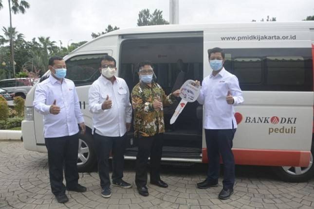 Disaksikan Gubernur Anies, Bank DKI Berikan Satu Mobil Unit Donor Darah Kepada PMI Provinsi DKI Jakarta