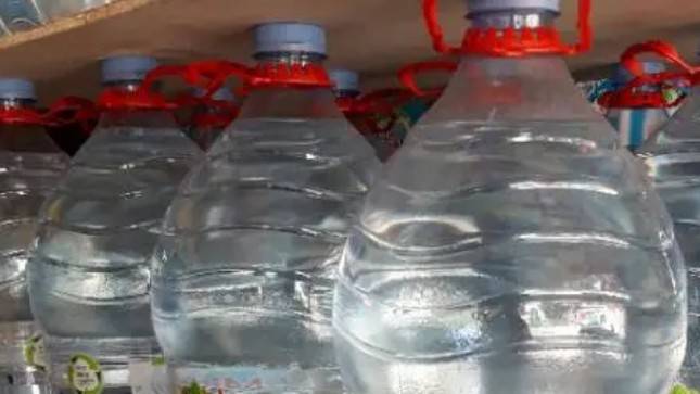 Timbulkan Masalah Sampah, WALHI Kritik Dukungan Pemerintah Terhadap Produk Galon Sekali Pakai