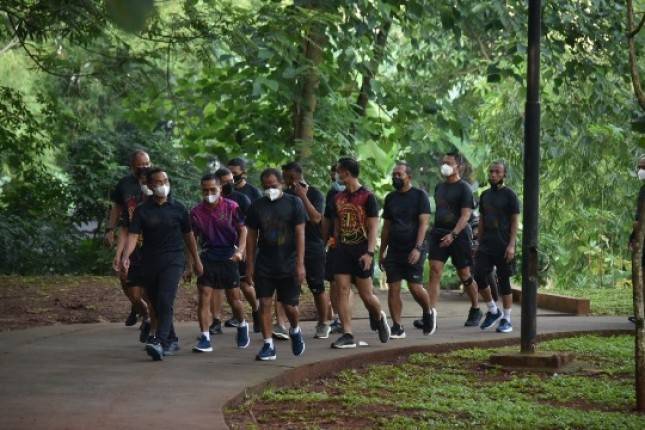 Dankormar Mayor Jenderal TNI (Mar) Suhartono Pimpin Jalan Sehat