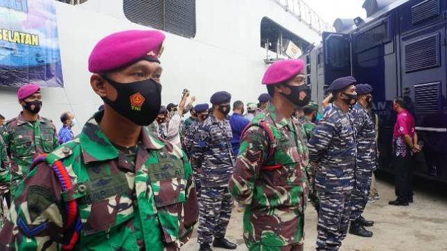 Prajurit Korps Marinir Tingkatkan Bantuan kepada Korban Banjir KalSel