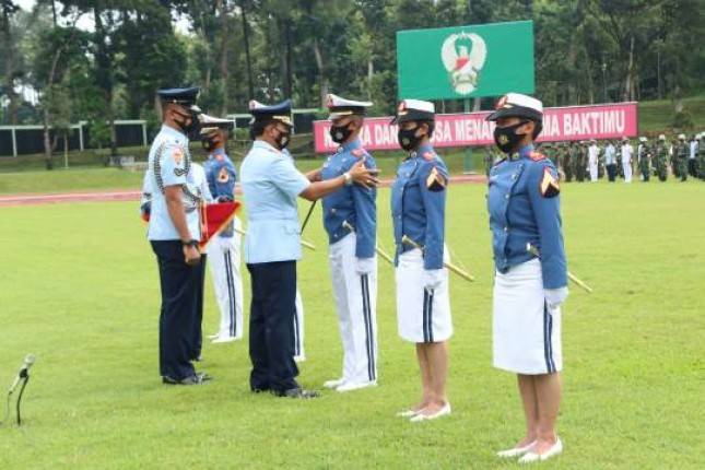 Danjen Akademi TNI Tutup Pendidikan Integratif Taruna Akademi TNI Tahap II