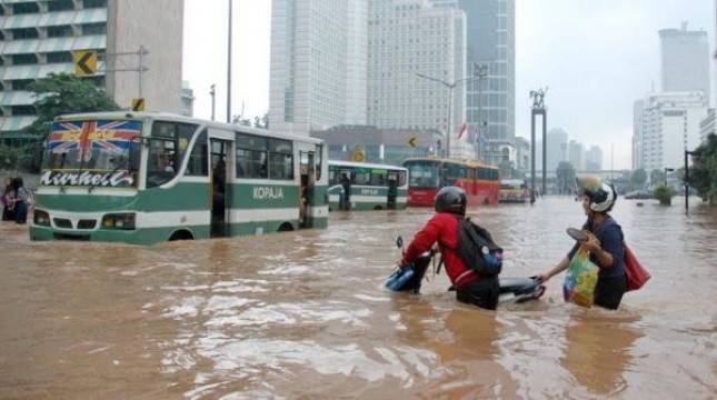 Menyedihkan, Bikin Miris! Bos HIPPI Jakarta Beberkan Anjloknya Omzet Sektor Perdagangan, Logistik dan Transportasi Akibat Banjir...