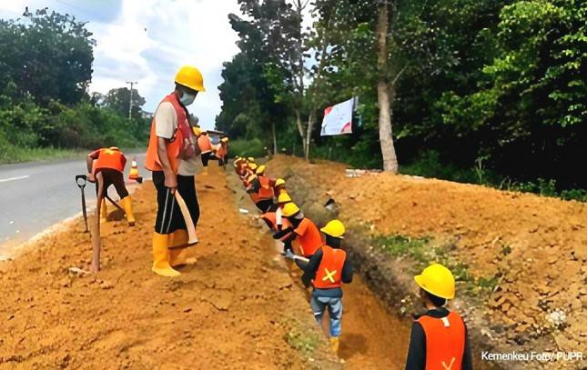 Gelontorkan Rp23,24 Triliun,&nbsp;PKT KemenPUPR 2021 Bakal Serap&nbsp;1,23 Juta Pekerja