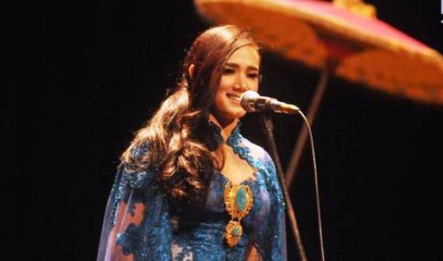Dari Musisi, Budayawan hingga Anggota DPR Bertadarus Puisi di TIM