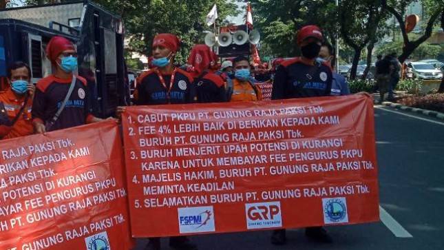 Tuntutan Buruh Metal Indnesia Agar PKPU PT Gunung Raja Paksi Dicabut