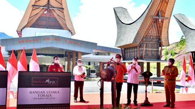 Dipantau Presiden Jokowi Setiap Enam Bulan Sekali, Bandara Toraja Senilai Rp800 Miliar Akhirnya Diresmikan