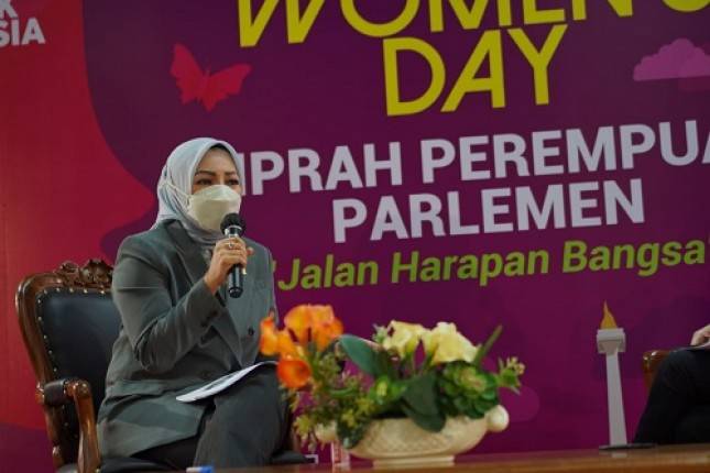 Adde Rosi Khoerunnisa Raih Penghargaan Inspiring Women dari Teropong Parlemen Award 2021