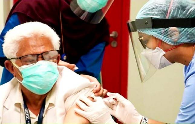 Simak! MUI Beberkan Hukumnya Vaksinasi COVID-19 Bagi Masyarakat yang Berpuasa