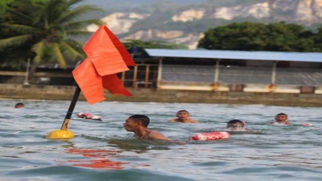 Prajurit Yonmarhanlan Jayapura Tingkatkan Kemampuan Renang Laut