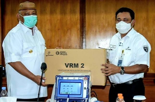 PT Pindad Berikan Bantuan Ventilator Mobile VRM 2 ke Gubernur Gorontalo