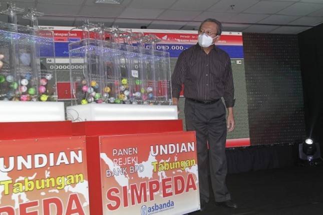 Wow Sangat Beruntung, Nasabah Bank Sultra Raih Hadiah Utama sebesar Rp 500 juta Undian Nasional Tabungan Simpeda