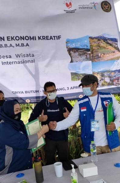 Menteri Parekraf Sandiaga Uno Dukung Gerakan Duta Wisata MILENIAL dan Duta Wisata Digital yang digagas oleh Indonesia  Respon