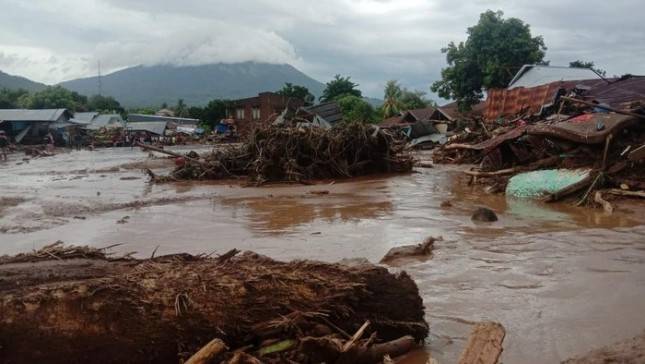8.424 Warga NTT Mengungsi Dampak Siklon Tropis Seroja 