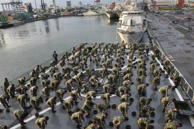 Prajurit Marinir Bina Fisik Jelang Operasi Amfibi