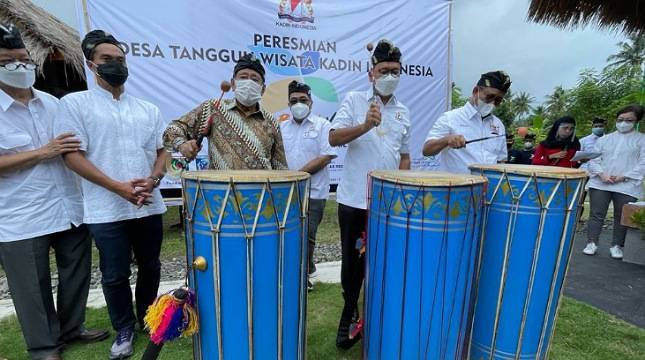 Ketum Kadin Rosan Resmikan Desa Tangguh Wisata Tasola Lombok