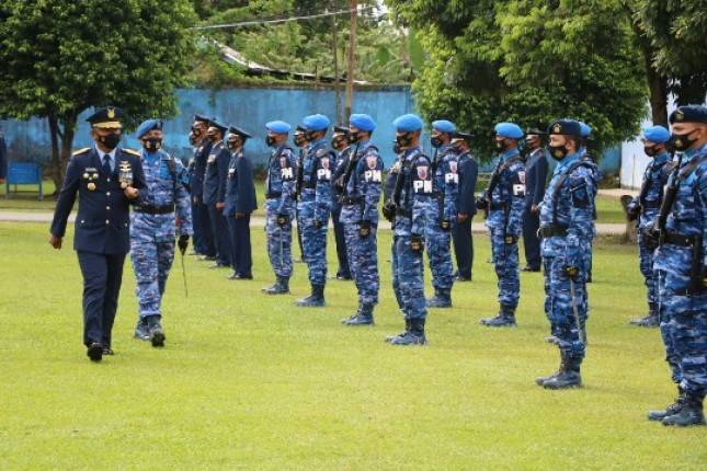 Danlanud Pimpin Upacara Peringatan HUT ke-75 TNI Angkatan Udara di Lanud Silas Papare