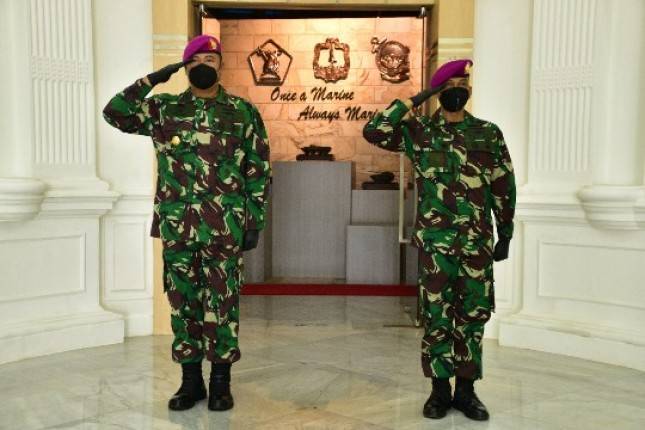 Dankormar Mayjend (Mar) Suhartono Pimpin Sertijab Ka Akun Marinir