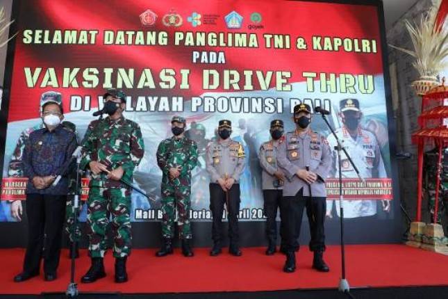 Gelaran Vaksinasi di Bali Ditinjau Panglima TNI dan Kapolri