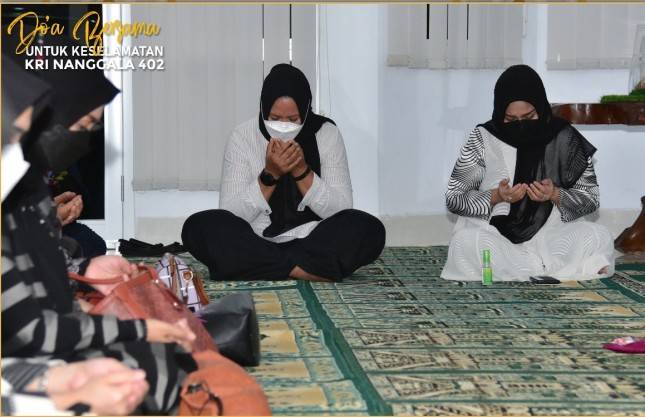 Jalasenastri Korps Marinir Gelar Doa Bersama untuk Keselamatan Awak KRI Nanggala 402